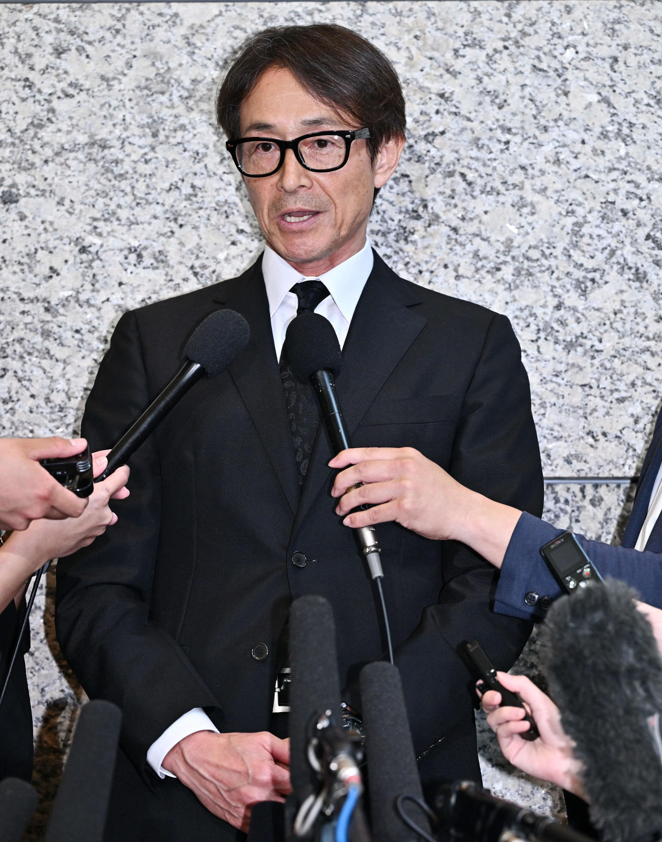 中山美穂さんお別れの会で思い出を語る吉田栄作（撮影・滝沢徹郎）