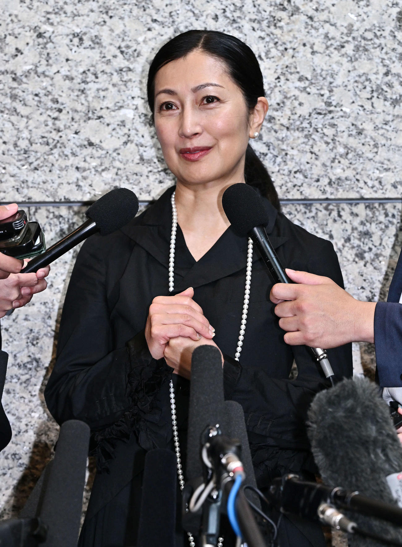中山美穂さんお別れの会で思い出を語る鶴田真由（撮影・滝沢徹郎）
