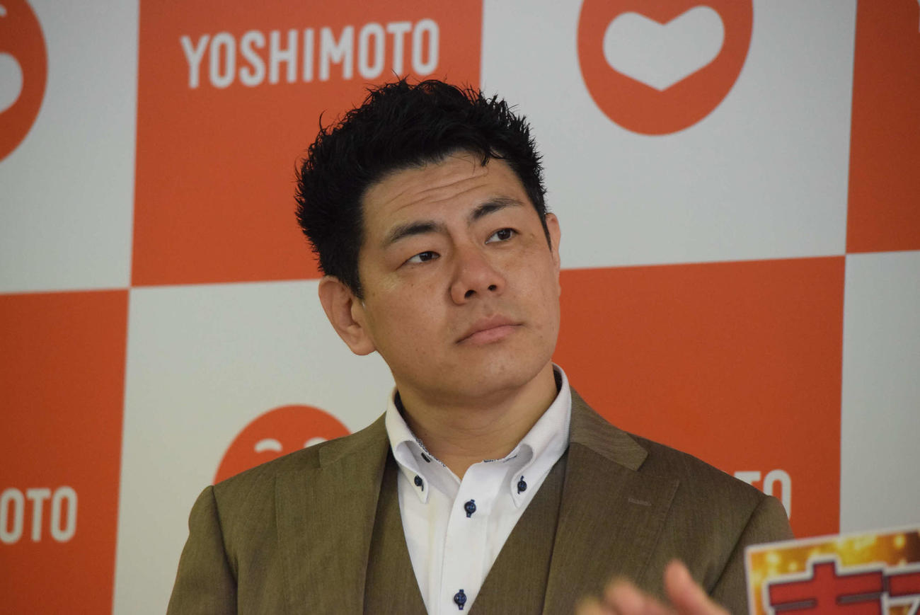 吉本新喜劇の間寛平GM定例会見に出席した太田芳伸（撮影・阪口孝志）