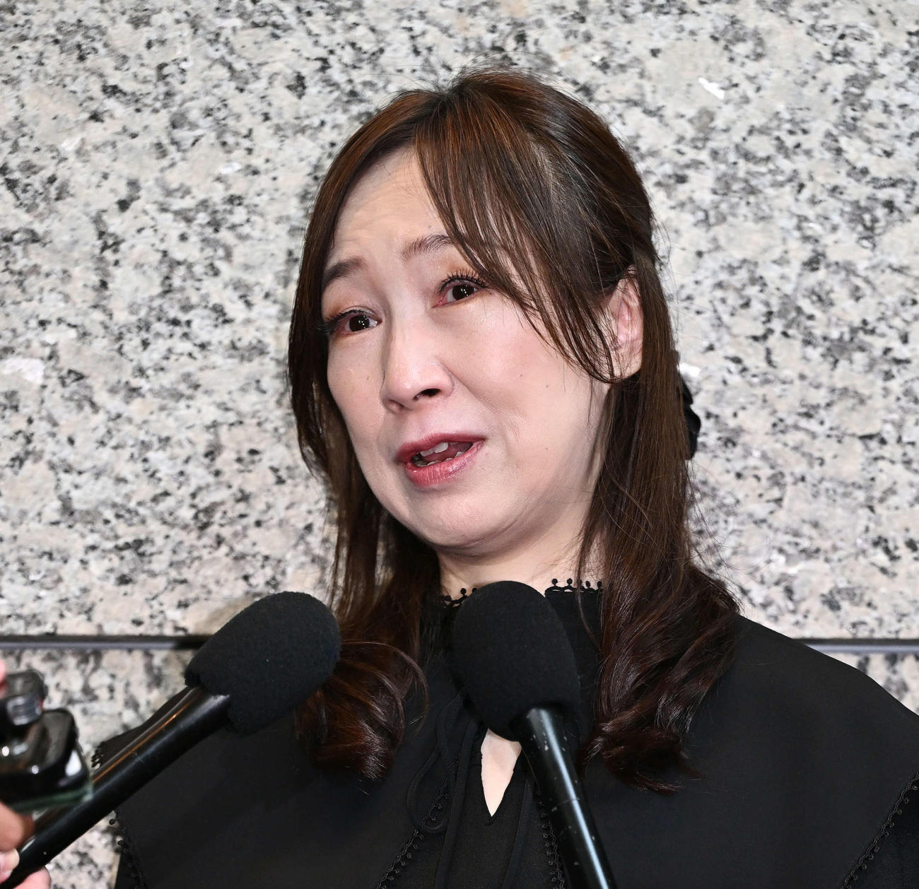中山美穂さんお別れの会で思い出を語る森口博子（2025年4月撮影）