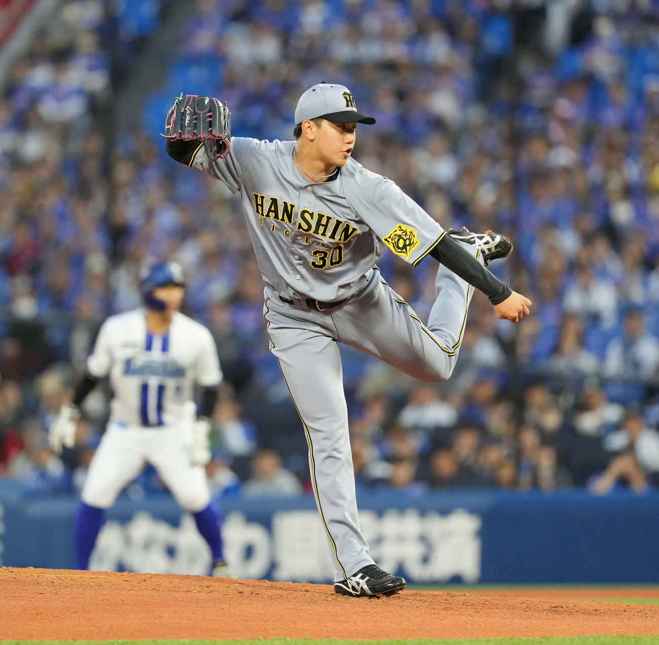 25年4月23日　DeNA対阪神　力投する阪神先発の門別（撮影・井上学）