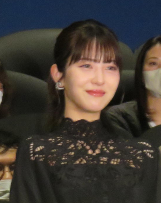 浜辺美波＝25年1月