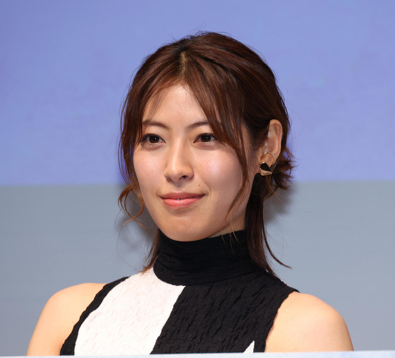 ドラマ「死ぬほど愛して」舞台あいさつを行った瀧本美織（撮影・中島郁夫）