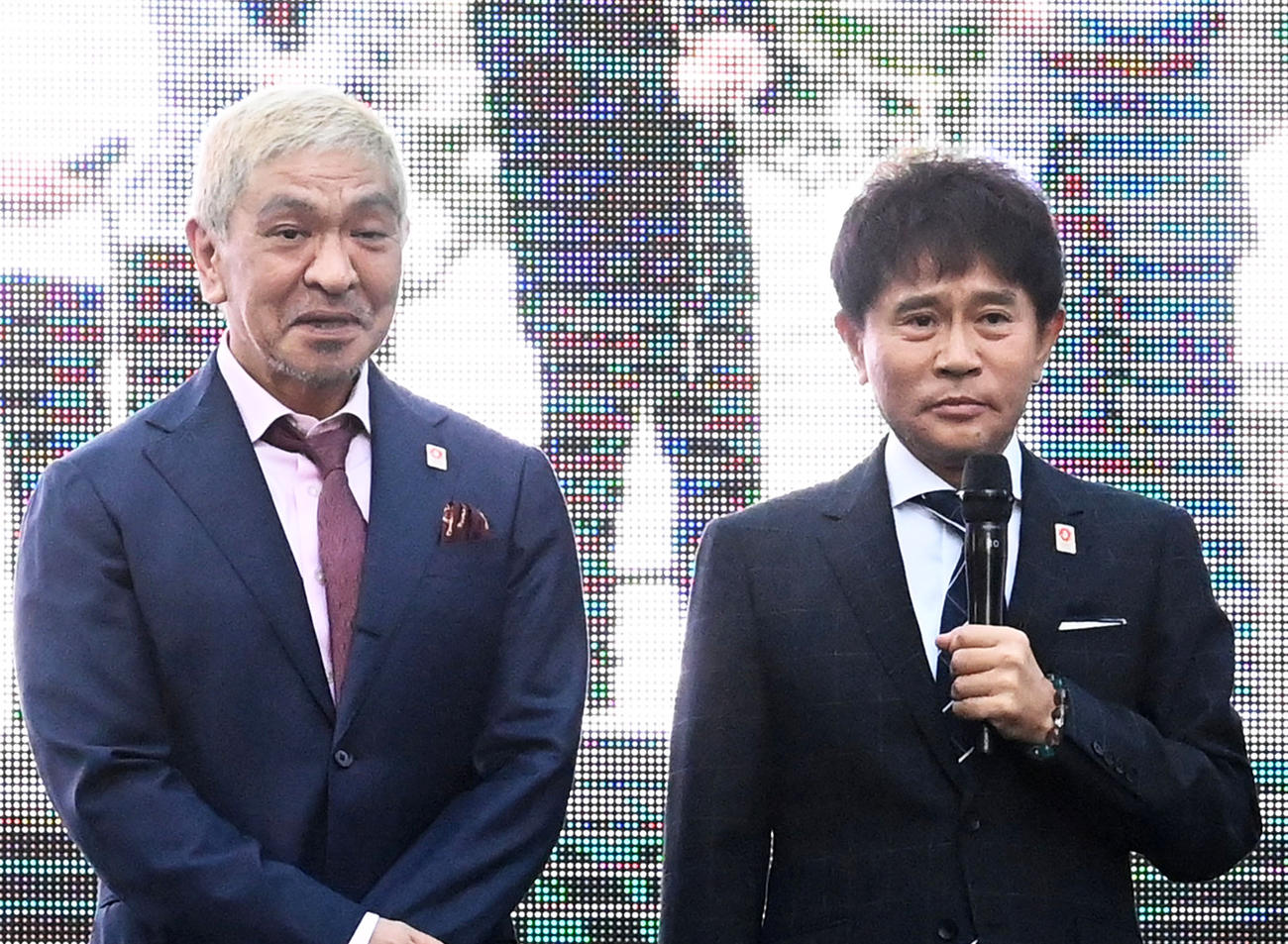 ダウンタウン松本人志（左）と浜田雅功（2022年撮影）