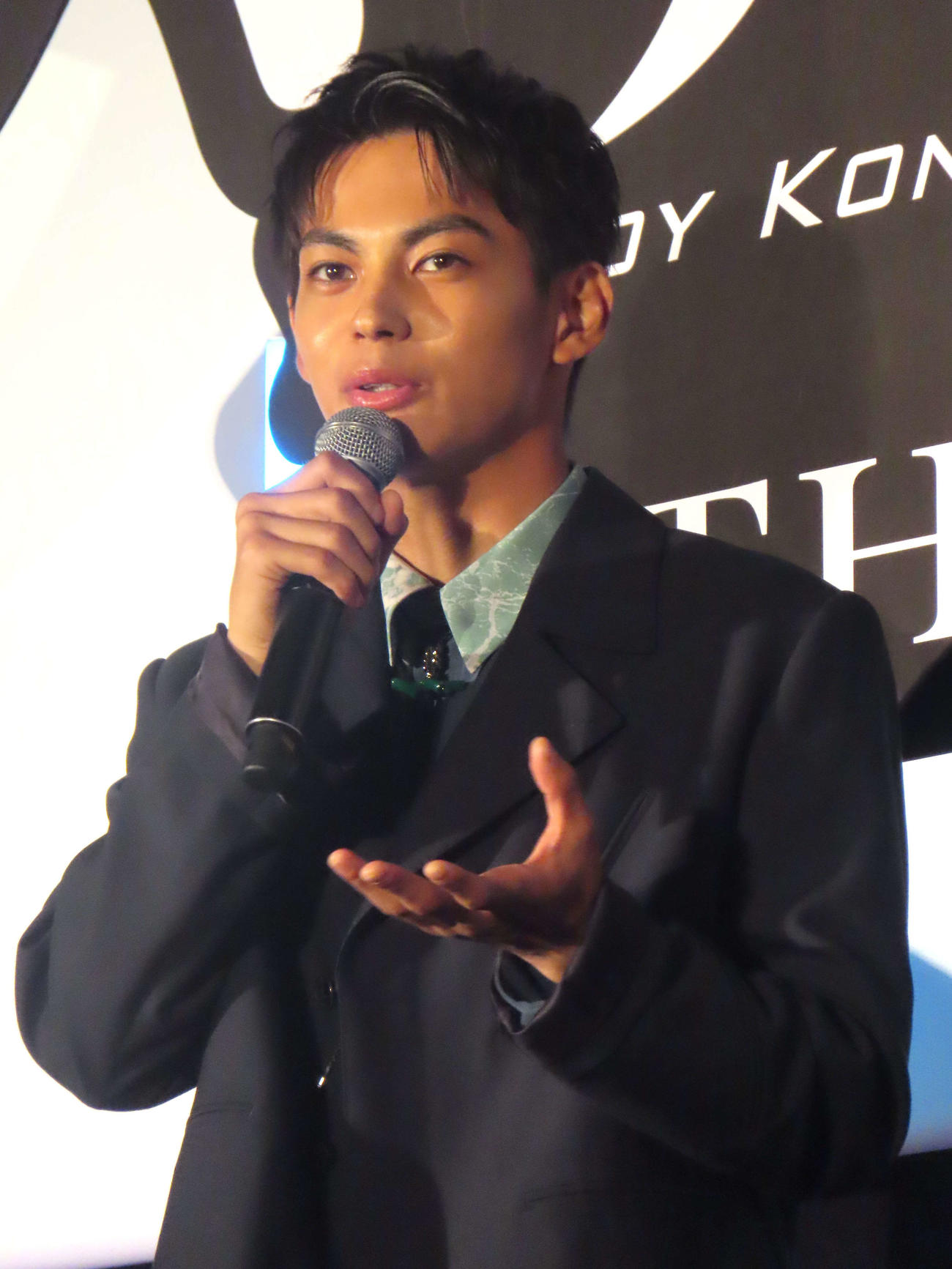 映画「パリピ孔明　THE MOVIE」初日舞台あいさつに登壇した神尾楓珠