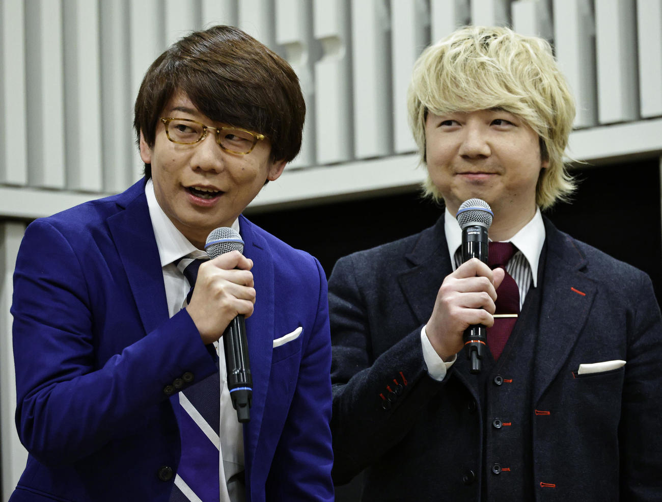 三四郎の小宮浩信（左）と相田周二（2022年3月撮影）