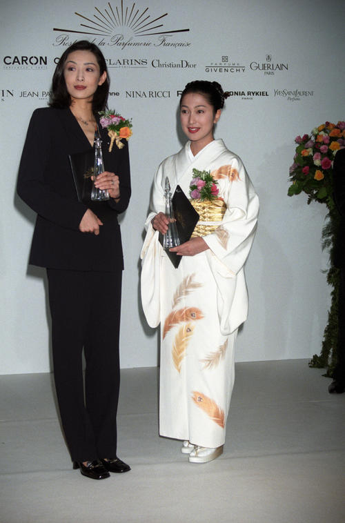 デビュー37年…55歳誕生日迎えた人気女優“不変の美貌”に絶賛の声