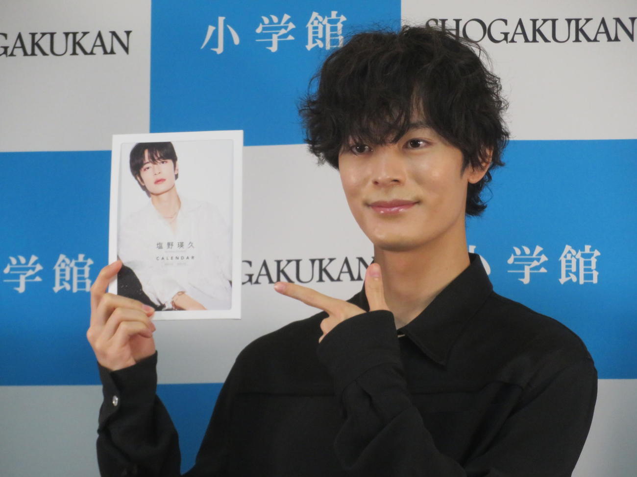 カレンダー大ヒット記念イベントに出席した塩野瑛久