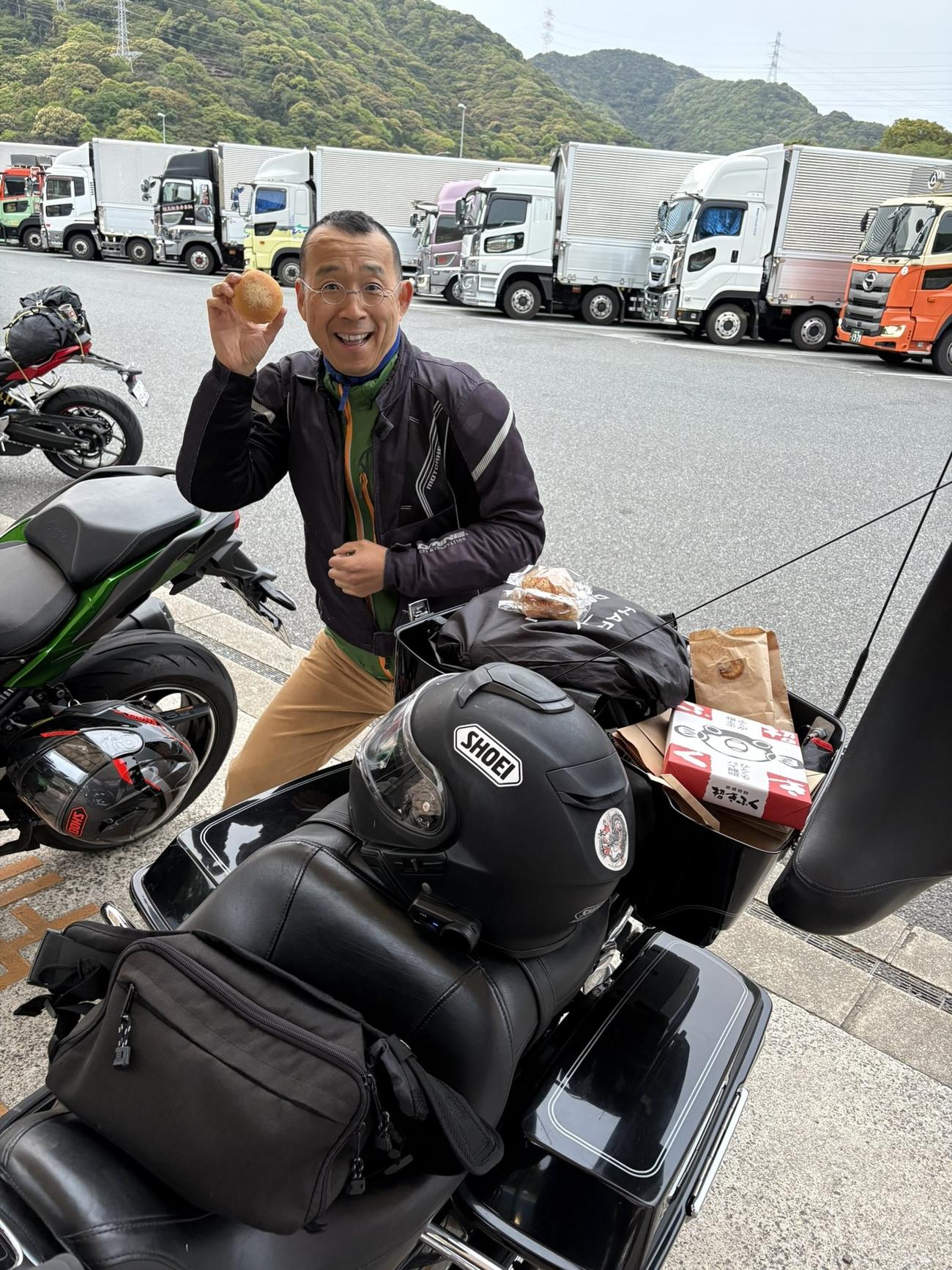 ツーリング落語会を行った後、九州自動車道の吉志PA（北九州市）に立ち寄った桂南天（桂力造のXより）