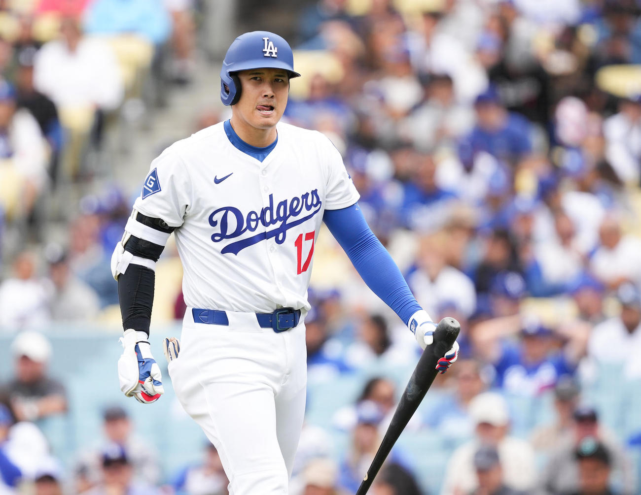 ドジャース対パイレーツ　5回裏ドジャース2死一、二塁、空振りの三振に倒れる大谷（撮影・菅敏）