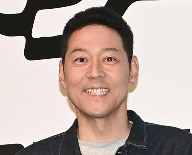 東野幸治（2021年撮影）