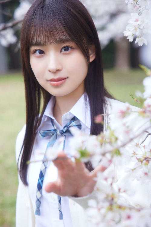 櫻坂46四期生松本和子、稲熊ひなの撮り下ろし写真＆手書きプロフィル