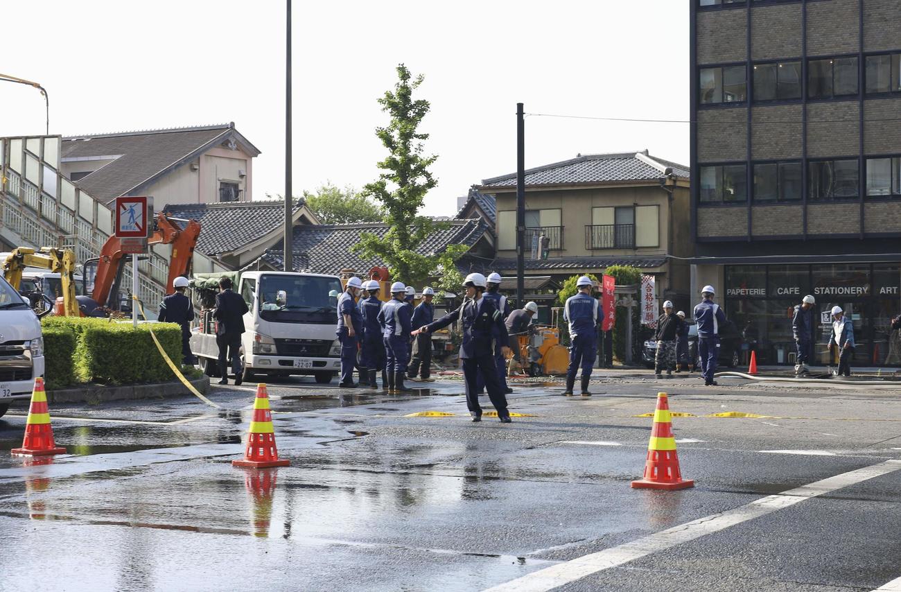 冠水した京都市下京区の道路（共同）