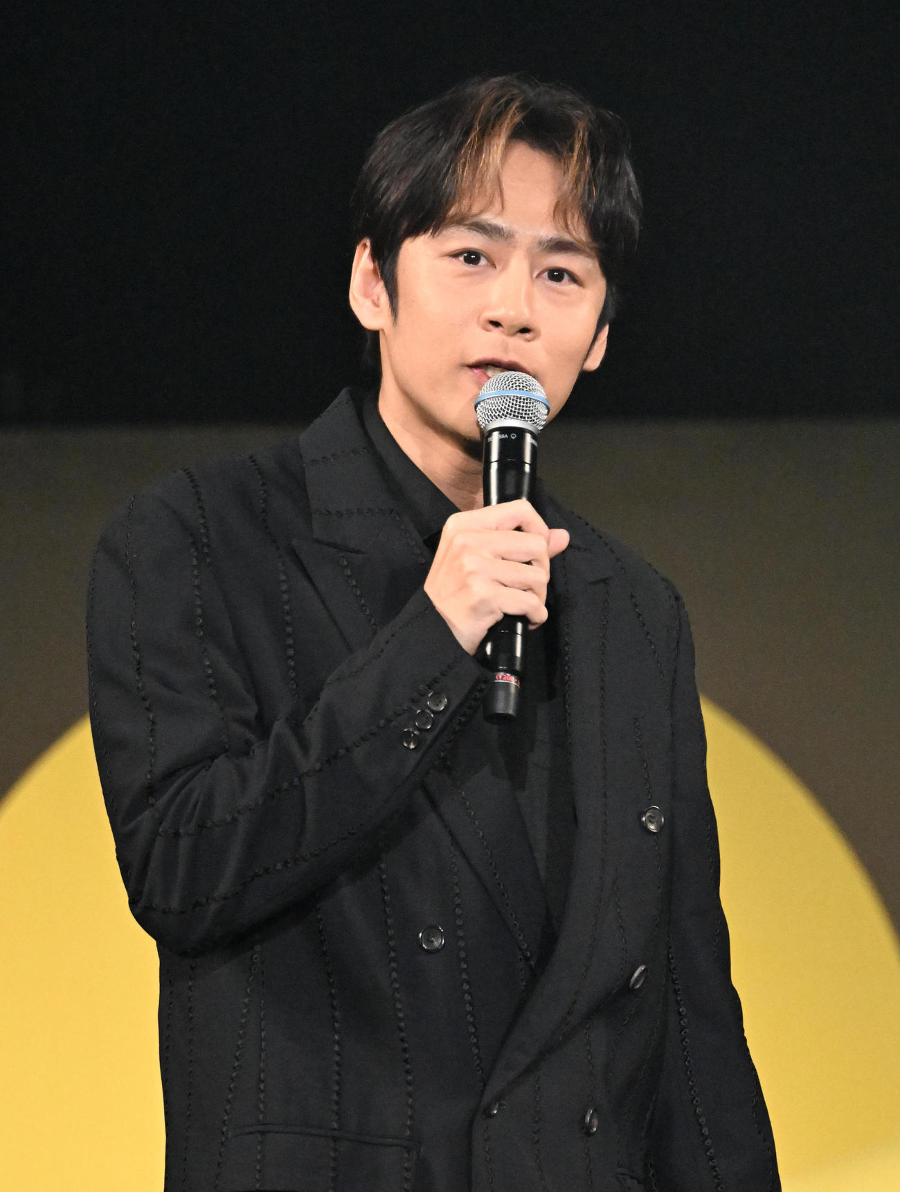 大阪コミコン2025のMCを務める中丸雄一（撮影・石井愛子）