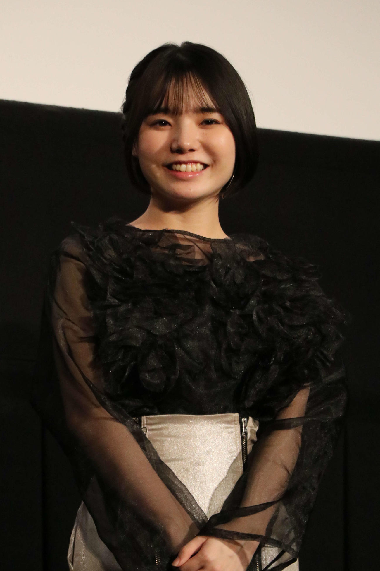 映画「6人ぼっち」初日舞台あいさつに登壇した中山ひなの（撮影・一樹）