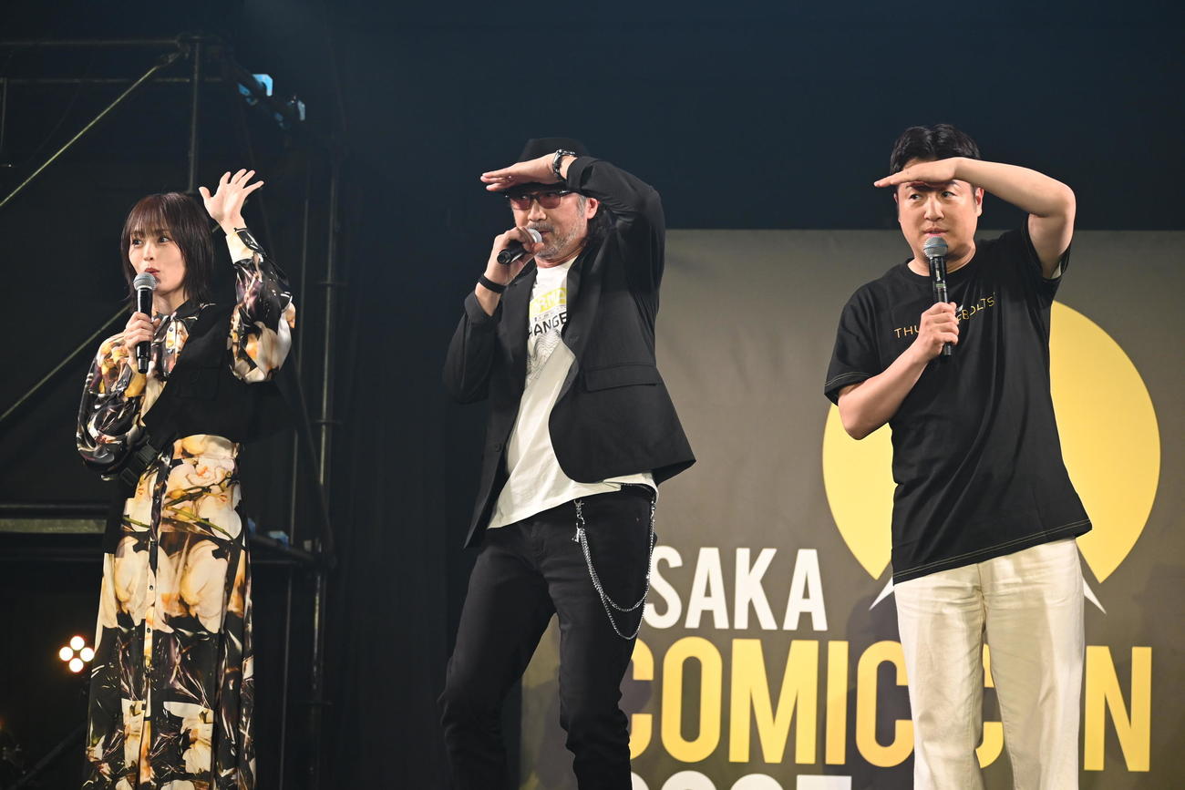 「大阪コミコン2025」に出演した左から山本彩、マーベル・コミックス編集長のC.B.セブルスキー氏、水田信二（撮影・松浦隆司）