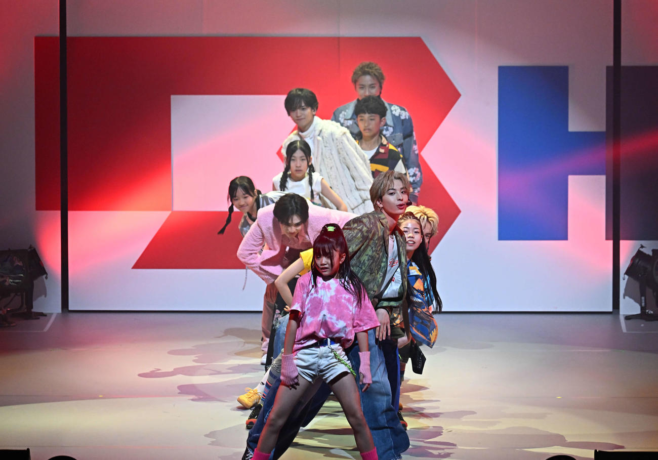 「KIDS B HAPPY presents　“EXILE B HAPPY SHOW 2025”ビューティフル・ネーム」でパフォーマンスするEXILE B HAPPY