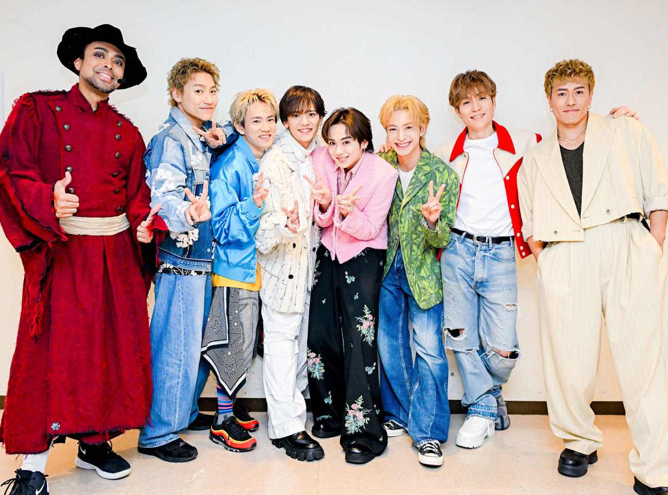 「KIDS B HAPPY presents　“EXILE B HAPPY SHOW 2025”ビューティフル・ネーム」に出演した、左からEXILE NESMITH、小森隼、浦川翔平、中島颯太、吉野北人、木村慧人、EXILE TETSUYA、中務裕太