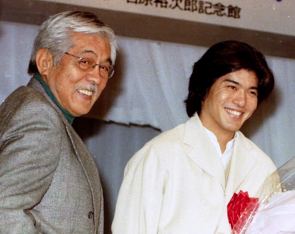 三國連太郎さん（左）と佐藤浩市（1994年撮影）