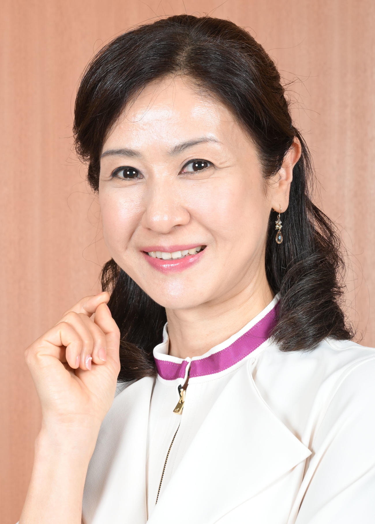舞台「花嫁～娘からの花束～」に出演の小林綾子（撮影・千葉一成）