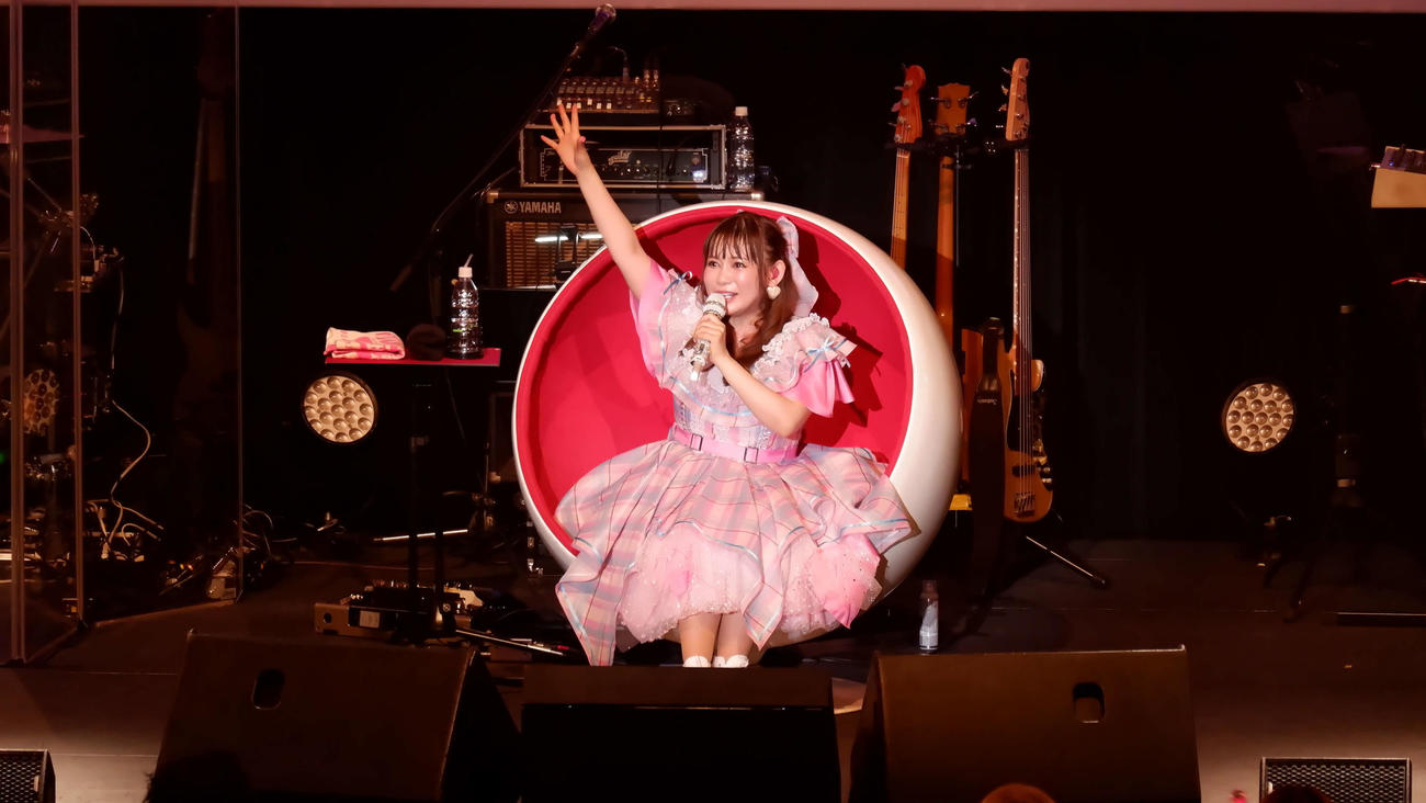「Shoko Nakagawa Birthday Live 2025～パルプンテ～」で歌唱する中川翔子