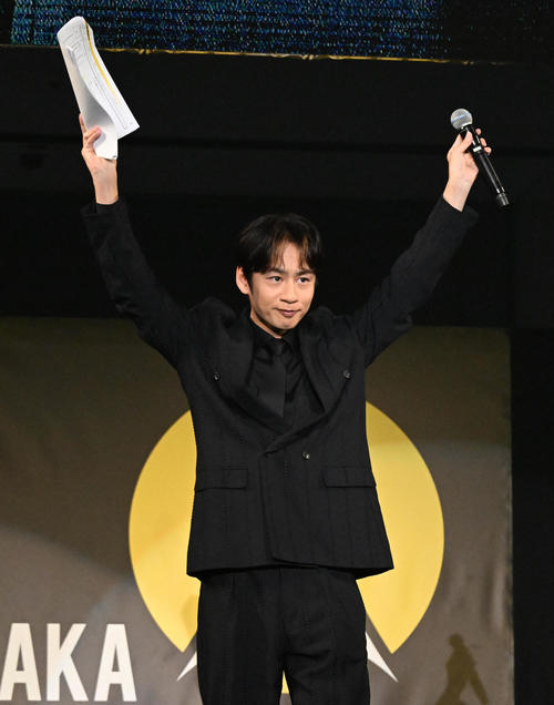 大阪コミコン2025のMCを務める中丸雄一（撮影・石井愛子）