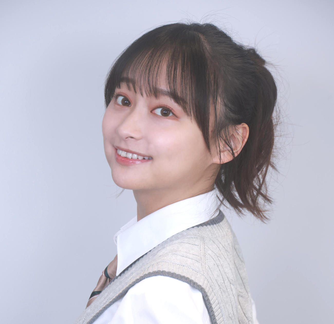 影山優佳（2025年撮影）