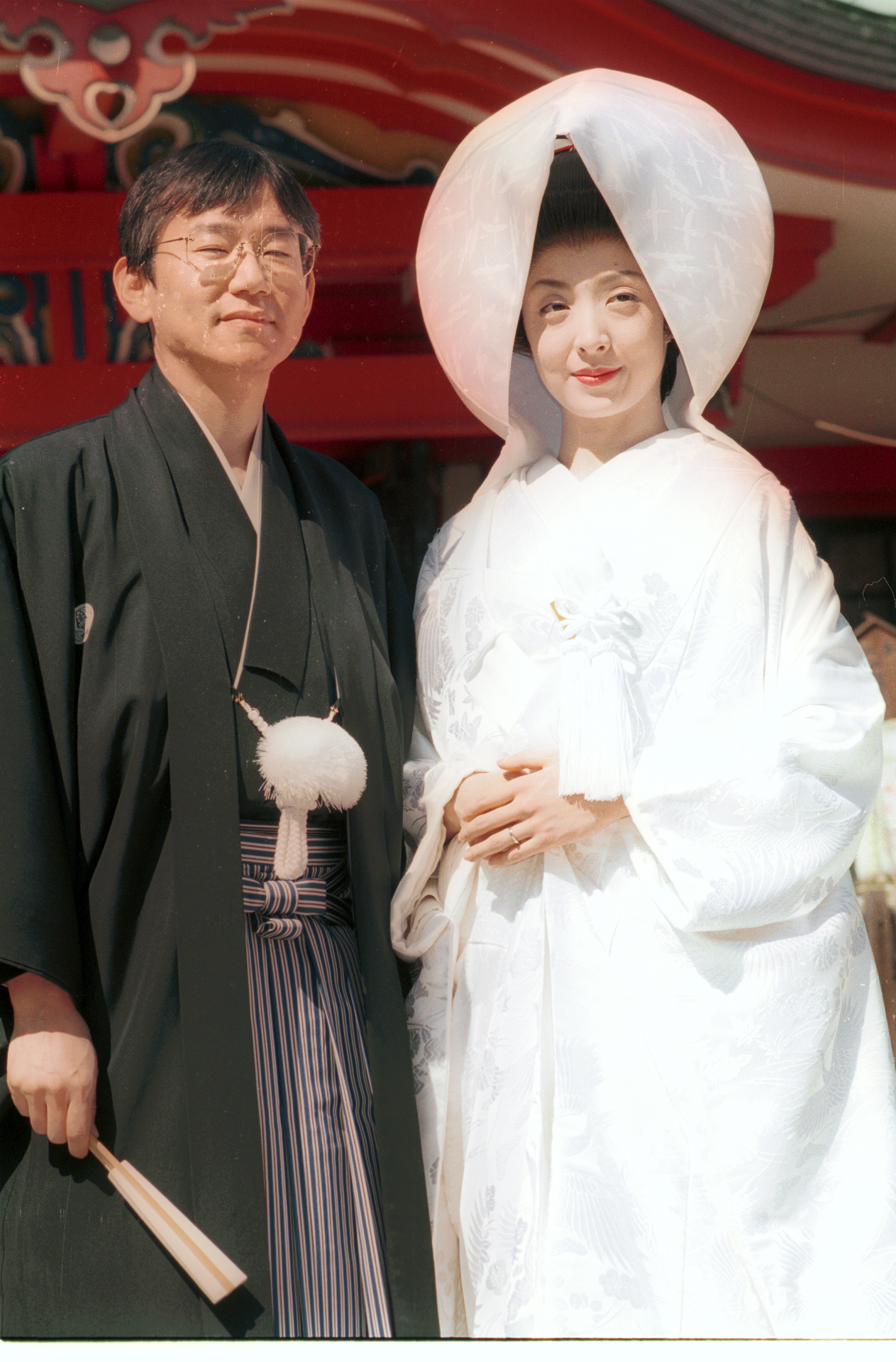 96年3月、公開中の映画「Shall we　ダンス？」の周防正行監督と挙式した主演女優で世界的バレリーナの草刈民代