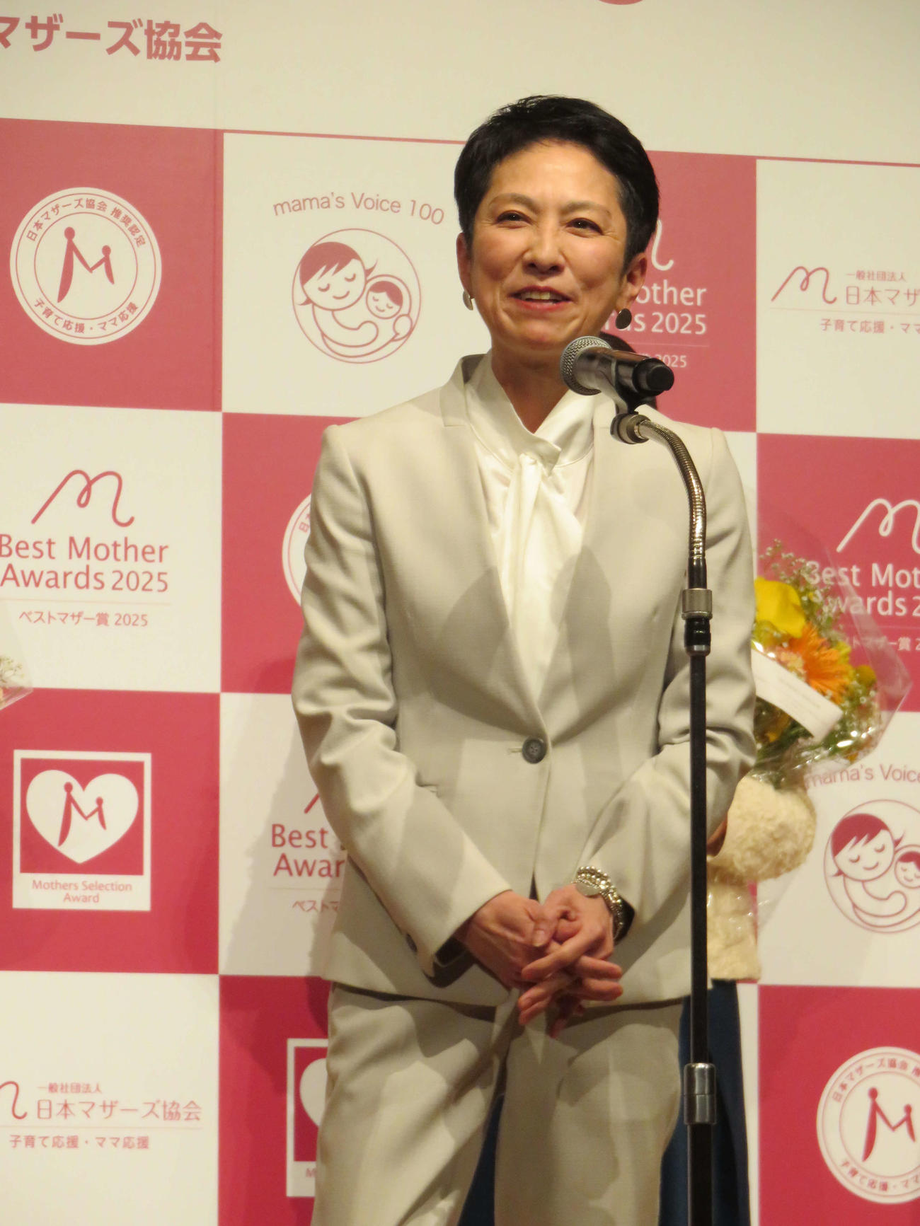 第17回ベストマザー賞2025授賞式で祝辞を述べた蓮舫氏