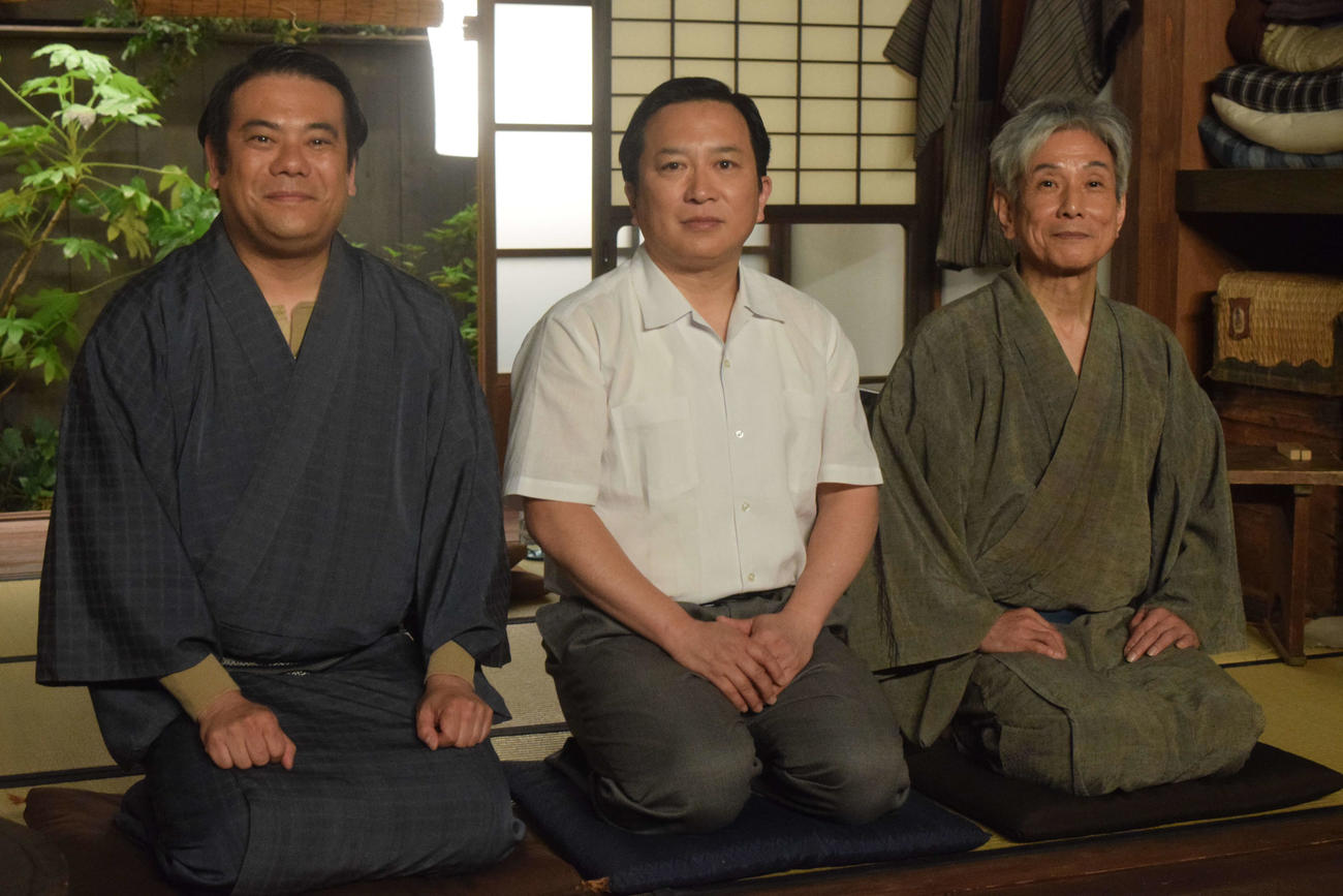 JOBK放送開始100年特番「桂米朝　この世に上方落語を残した男（仮）」に出演する、左から）笑福亭鉄瓶、桂吉弥、桂米団治（撮影・阪口孝志）