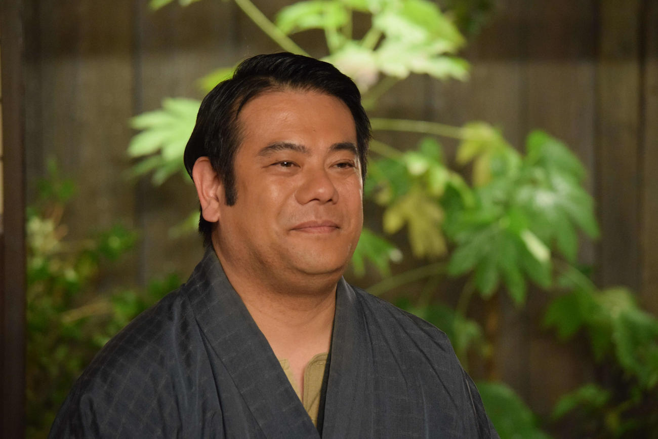 笑福亭松鶴さんを演じる笑福亭鉄瓶（撮影・阪口孝志）