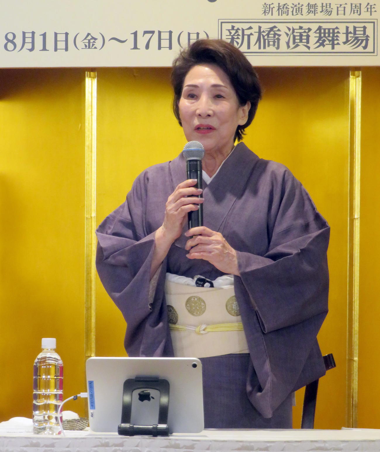 舞台「華岡青洲の妻」取材会で意気込みを話す波乃久里子（撮影・鎌田直秀）