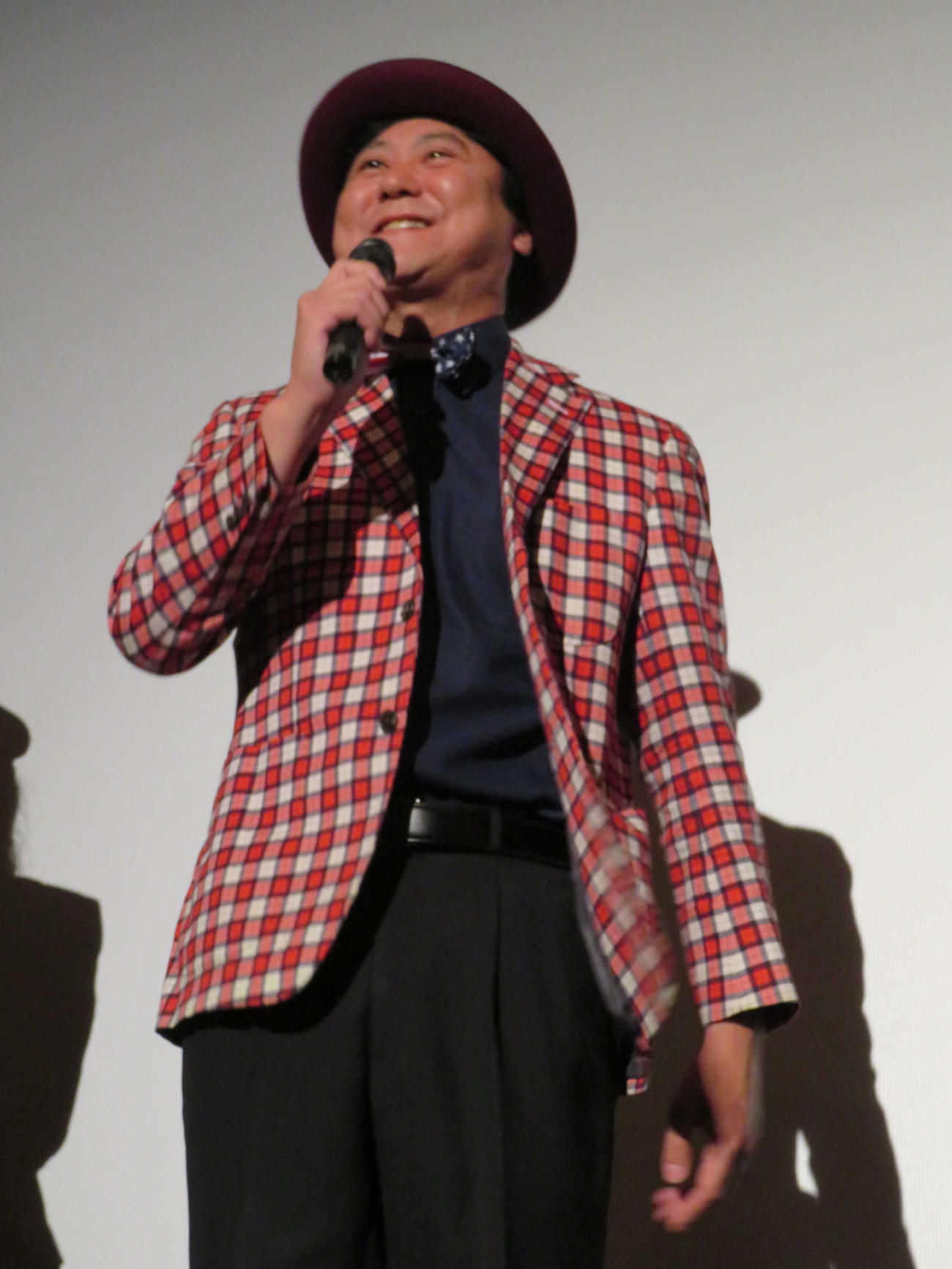 「劇場版　米寿の伝言」初日舞台あいさつに登壇した中川パラダイス（撮影・村上幸将）