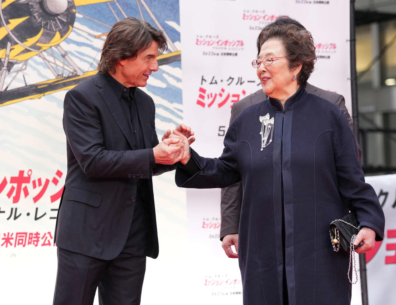 トム・クルーズ（左）と戸田奈津子氏（2025年5月撮影）
