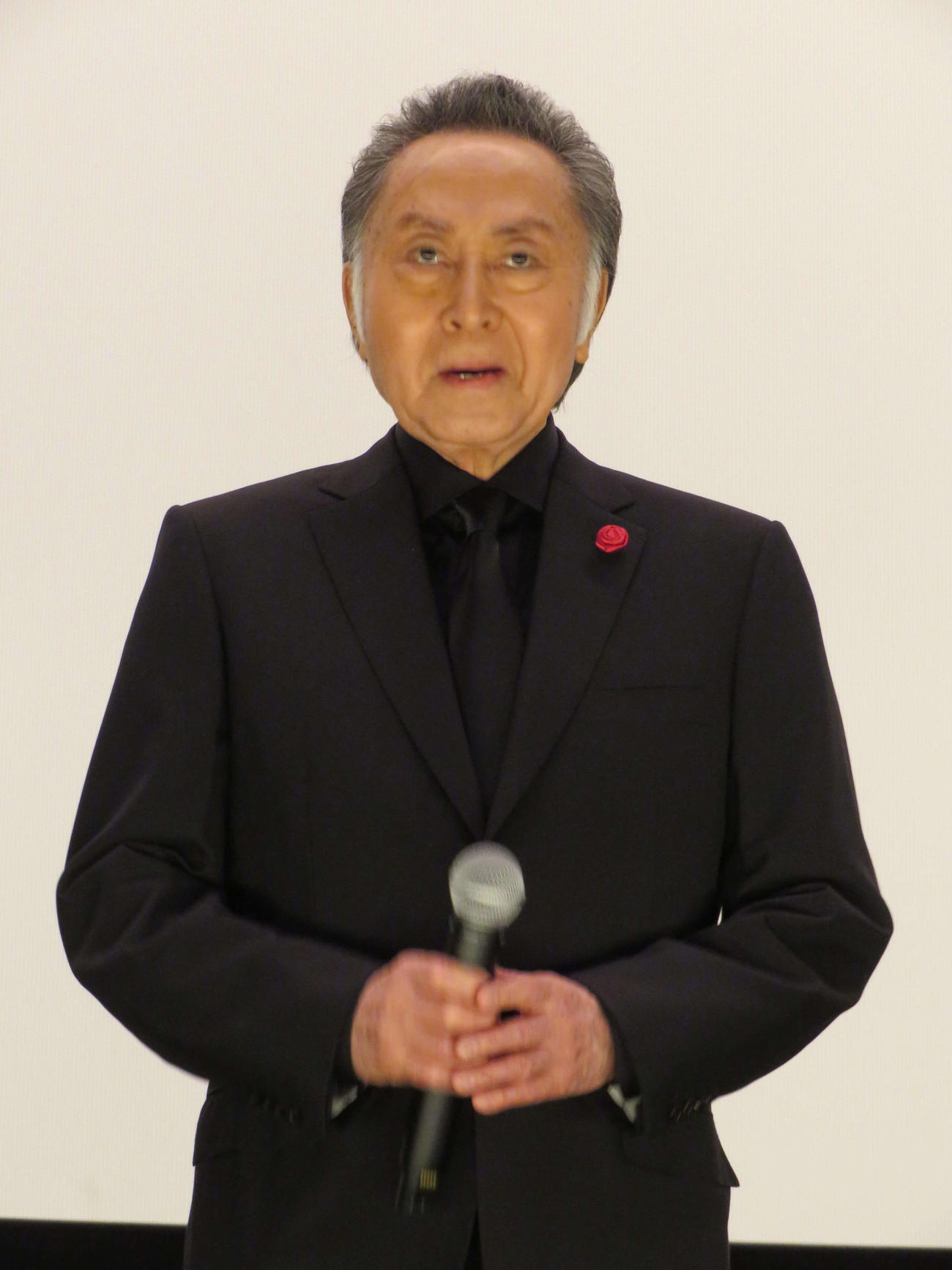 「さよなら丸の内TOEI」で上映された映画「仁義なき戦い　広島死闘篇」上映後舞台あいさつに登壇した北大路欣也（撮影・村上幸将）