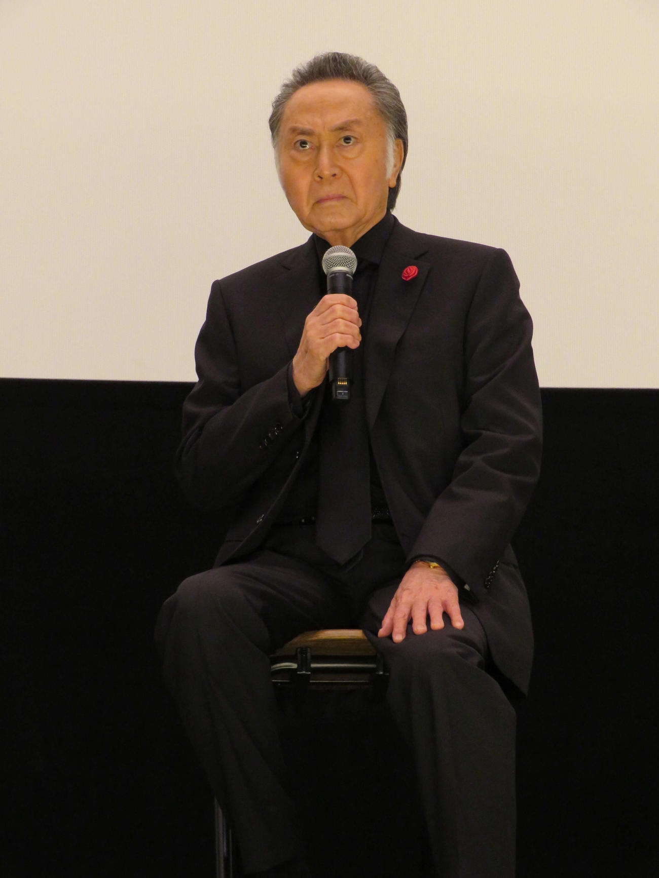 「さよなら丸の内TOEI」で上映された映画「仁義なき戦い　広島死闘篇」上映後舞台あいさつに登壇した北大路欣也（撮影・村上幸将）