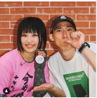 「ヤバイTシャツ屋さん」ありぼぼのインスタグラムから