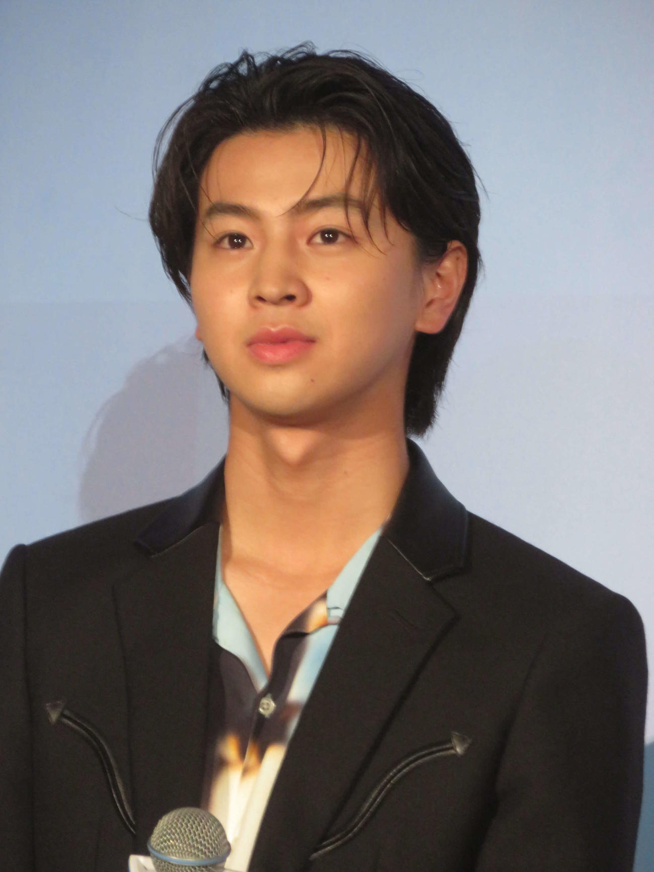 映画「青春ゲシュタルト崩壊」完成披露舞台あいさつに出席した藤本洸大（撮影・川田和博）