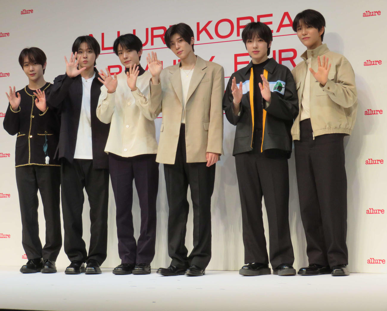 NCT WISH。左からリョウ、リク、ユウシ、シオン、サクヤ、ジェヒ（2024年撮影）