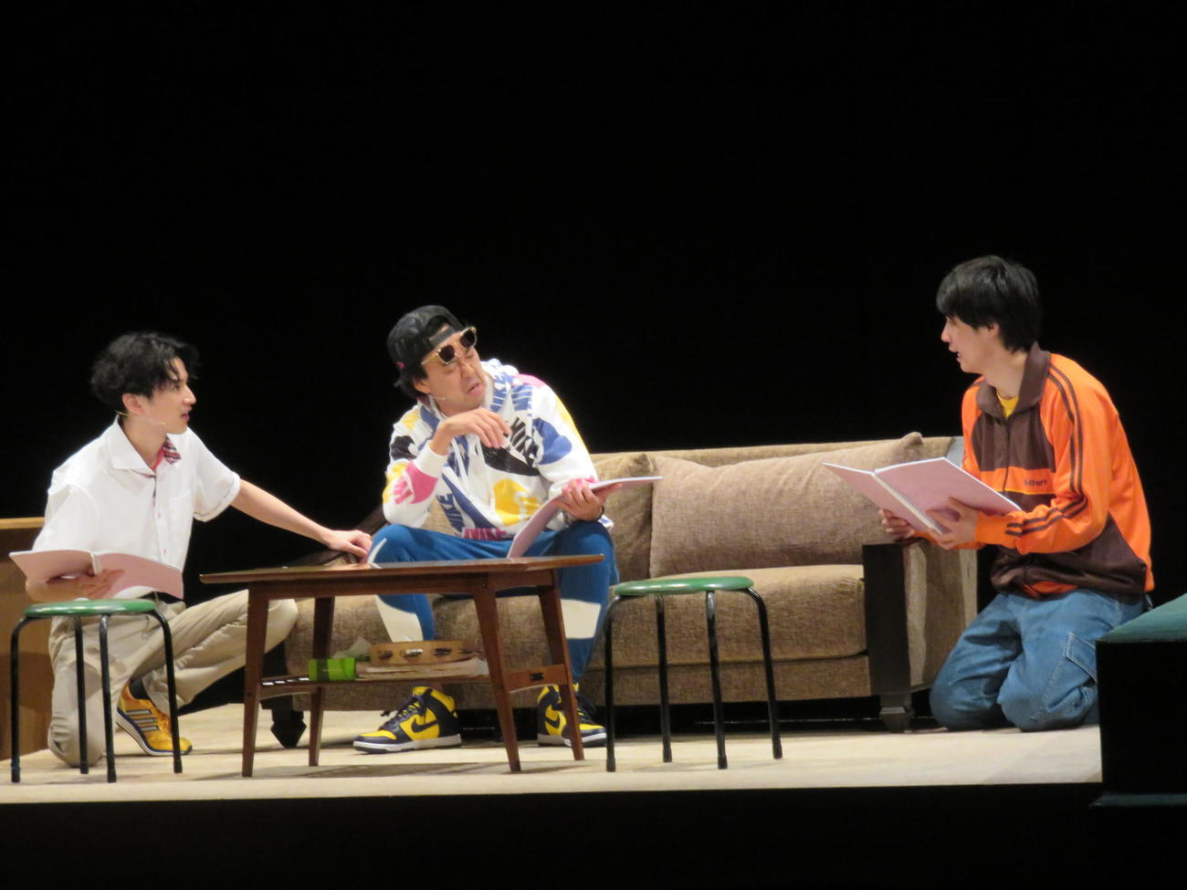 朗読劇「たもつん」の公開ゲネプロを行う、左から渡邊圭祐、今井隆文、八村倫太郎