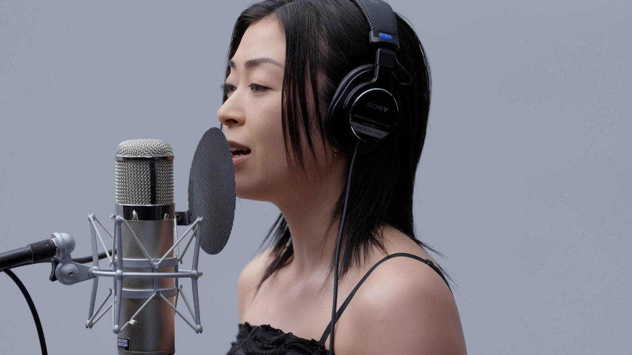 「THE FIRST TAKE」で「First Love」を披露する宇多田ヒカル