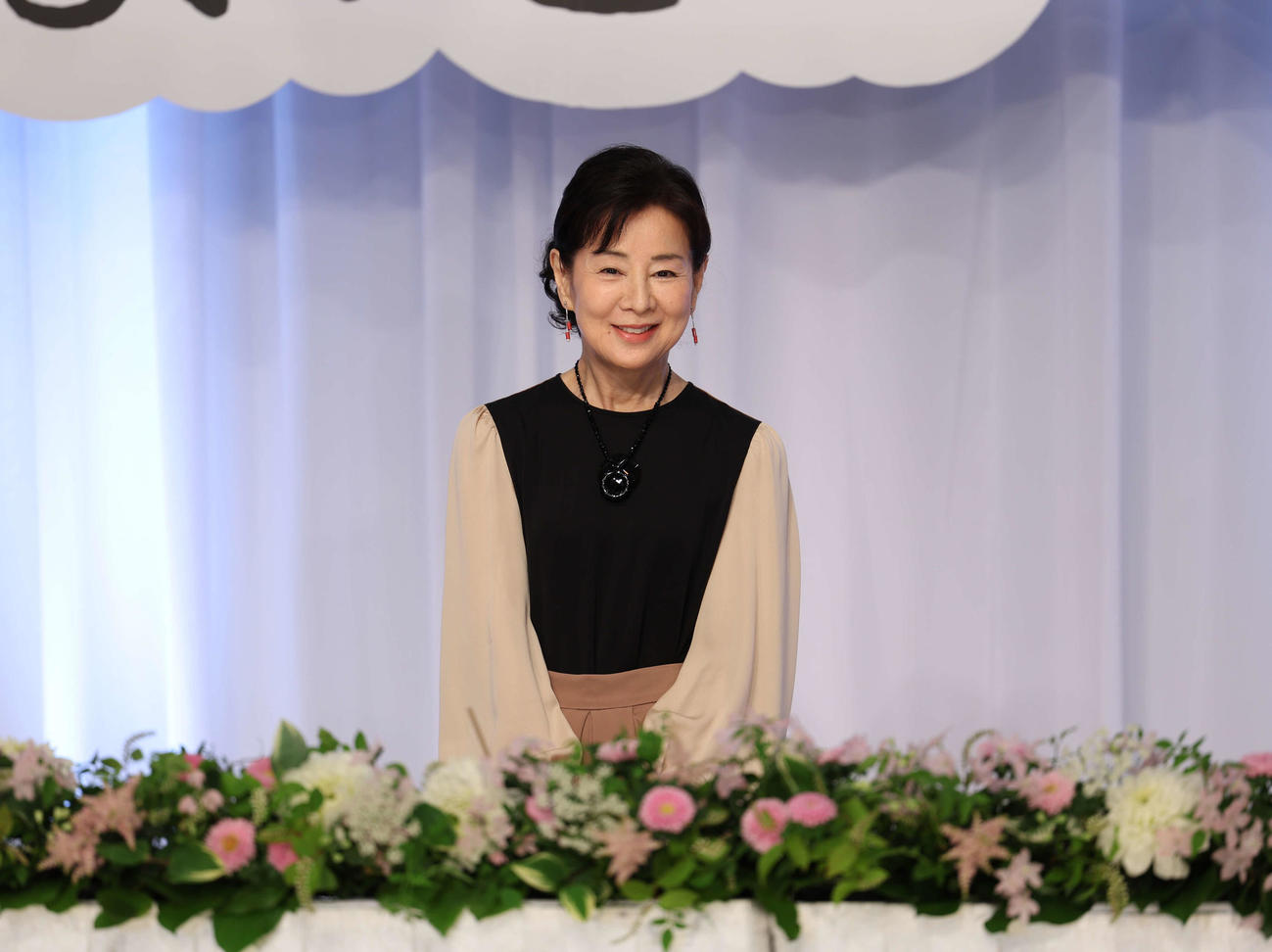 完成報告会見に登場した吉永小百合（撮影・増田悦実）