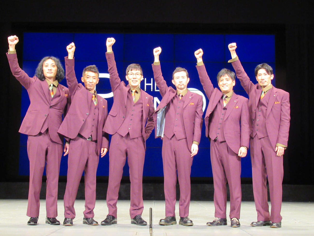 ザ・プラン9。右から、きょうくん、ヤナギブソン、お～い！久馬、浅越ゴエ、コヴァンサン、爆ノ介（2020年10月）
