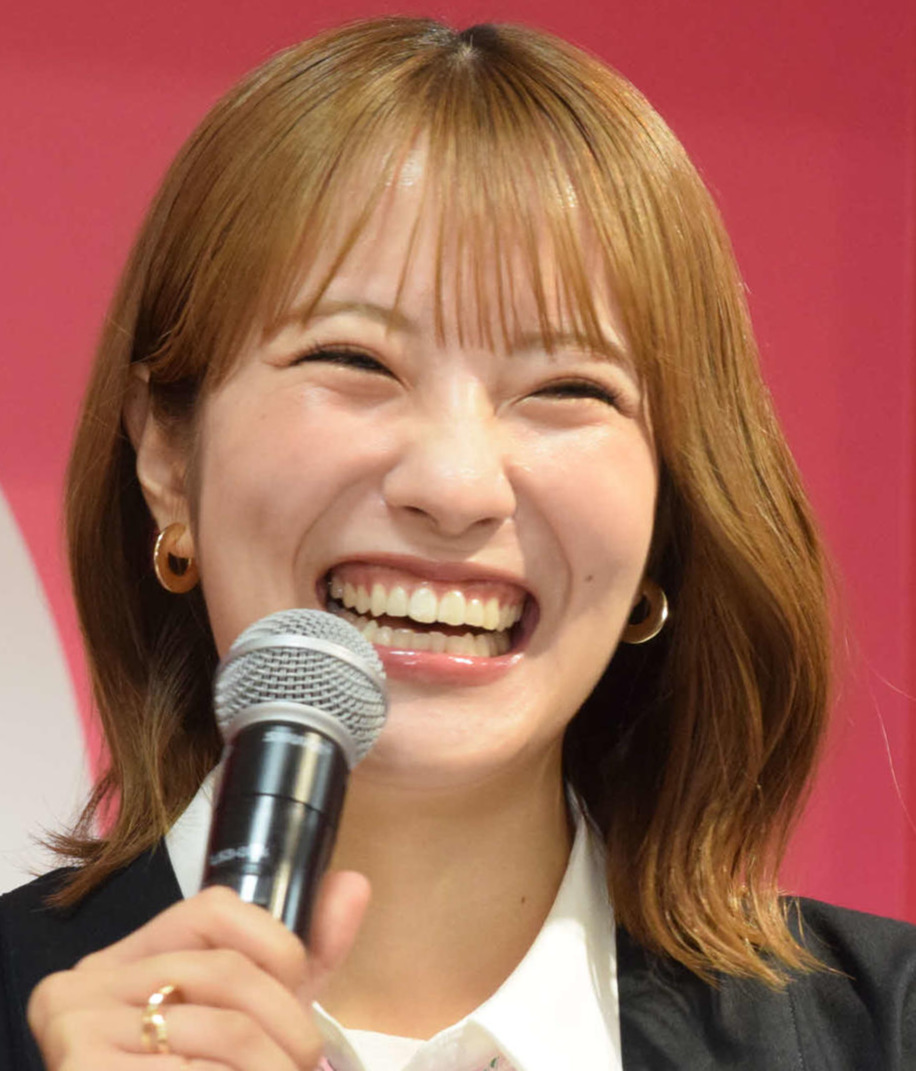 サングラス専門店「COLOR DAYS」ポップアップストア一日店長に就任したNMB48小嶋花梨（撮影・阪口孝志）
