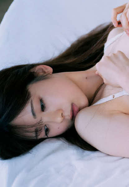 乃木坂46筒井あやめファースト写真集の先行カット（細居幸次郎氏撮影）