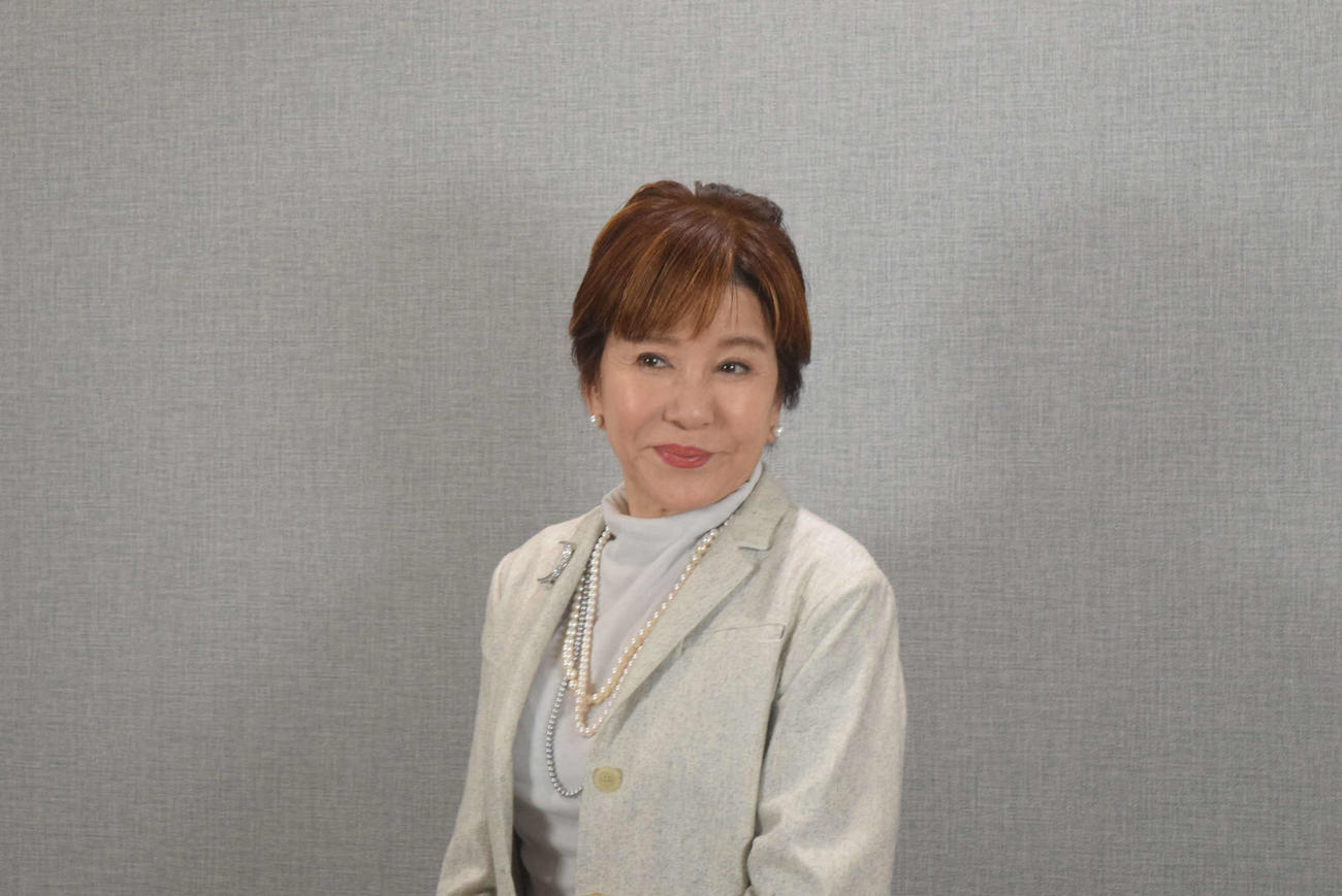 元気いっぱいの十朱幸代（撮影・阪口孝志）