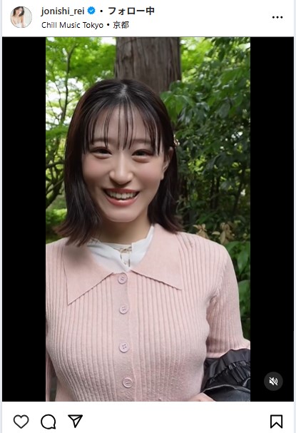 白シャツにピンクのカーディガンで京都を楽しんだ様子をインスタにアップした上西怜