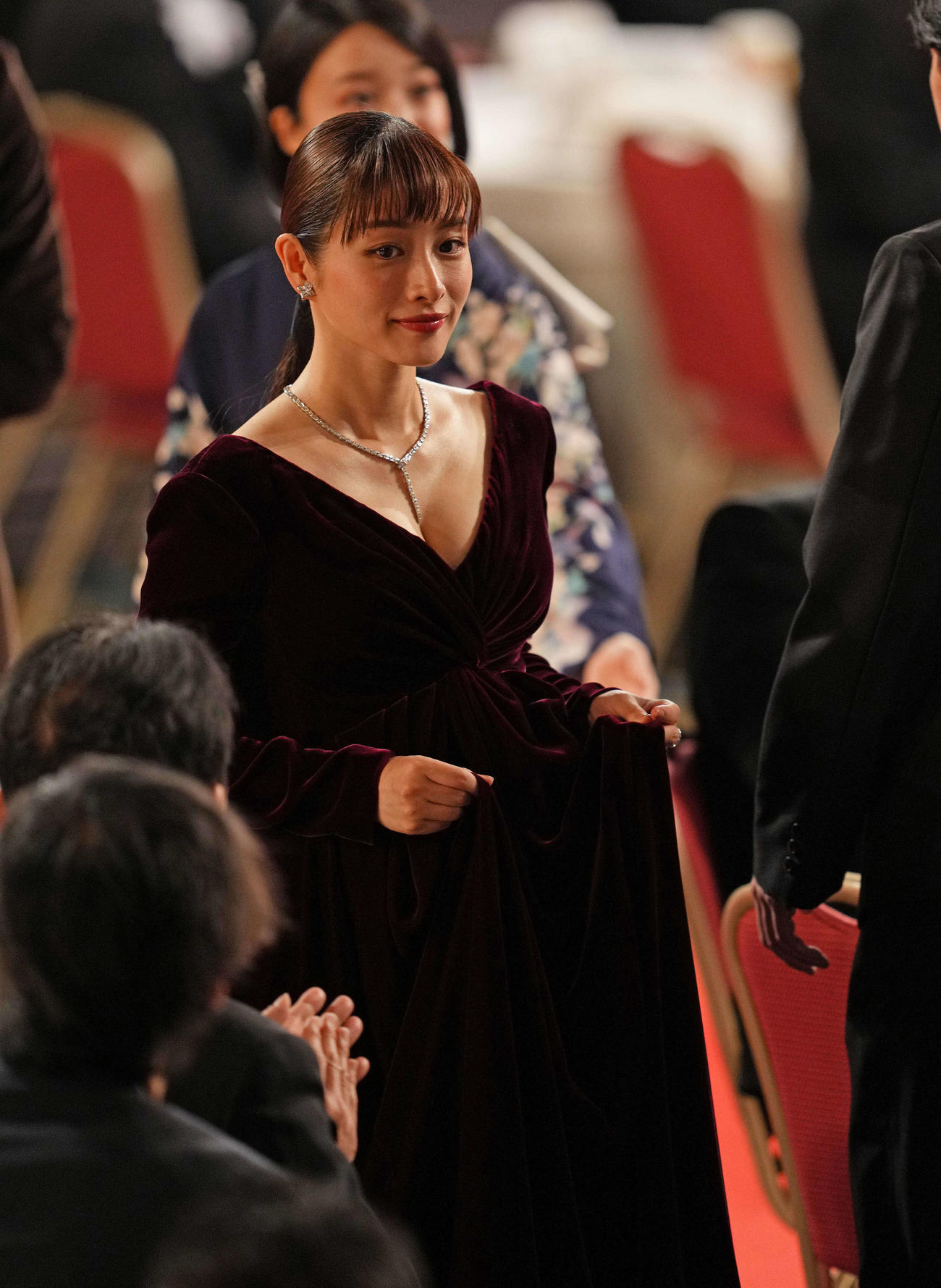 第48回日本アカデミー賞授賞式のレッドカーペットを歩く優秀主演女優賞の石原さとみ（2025年3月撮影）