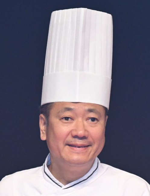 鎧塚俊彦氏（2025年4月撮影）