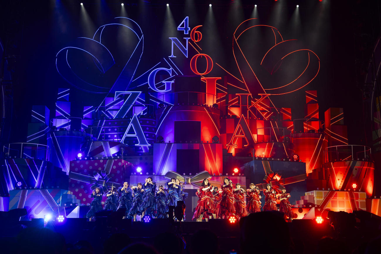 デビュー13周年記念ライブ「13th YEAR BIRTHDAY LIVE」でパフォーマンスする乃木坂46　撮影・鈴木健太氏(KENTA Inc.)